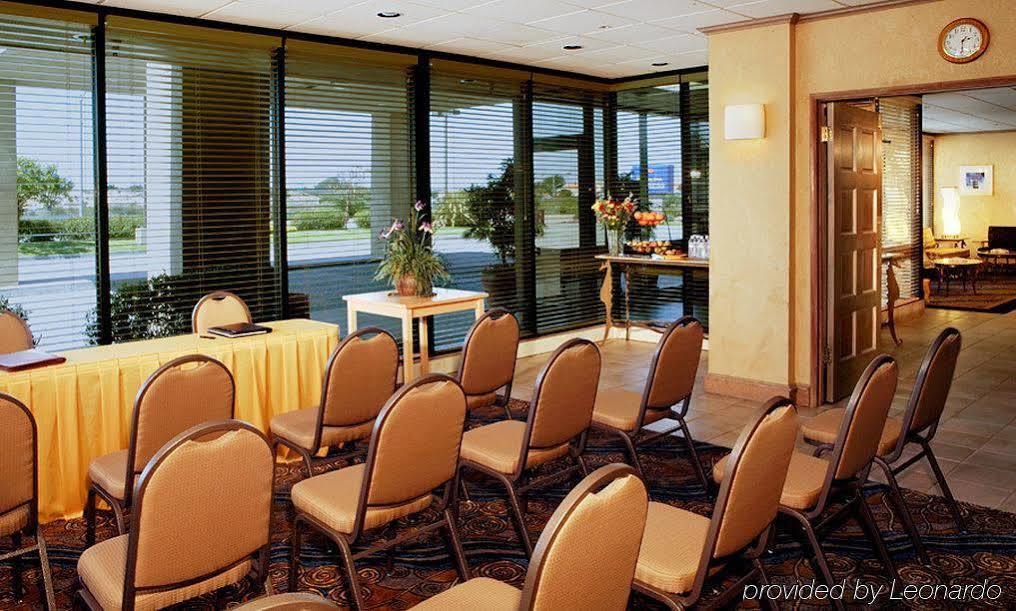 Holiday Inn Express At Monterey Bay By Ihg Сийсайд Екстериор снимка